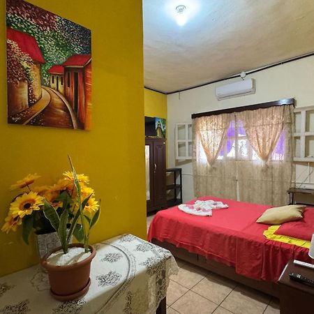 Casa Maya Itza Flores Exterior foto