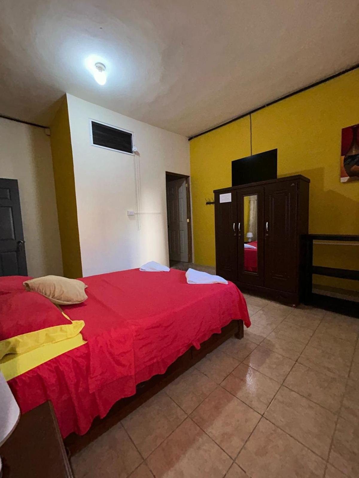 Casa Maya Itza Flores Exterior foto