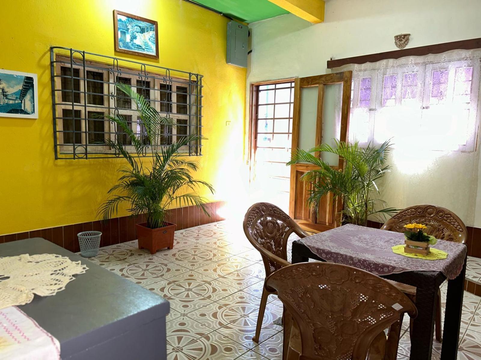 Casa Maya Itza Flores Exterior foto
