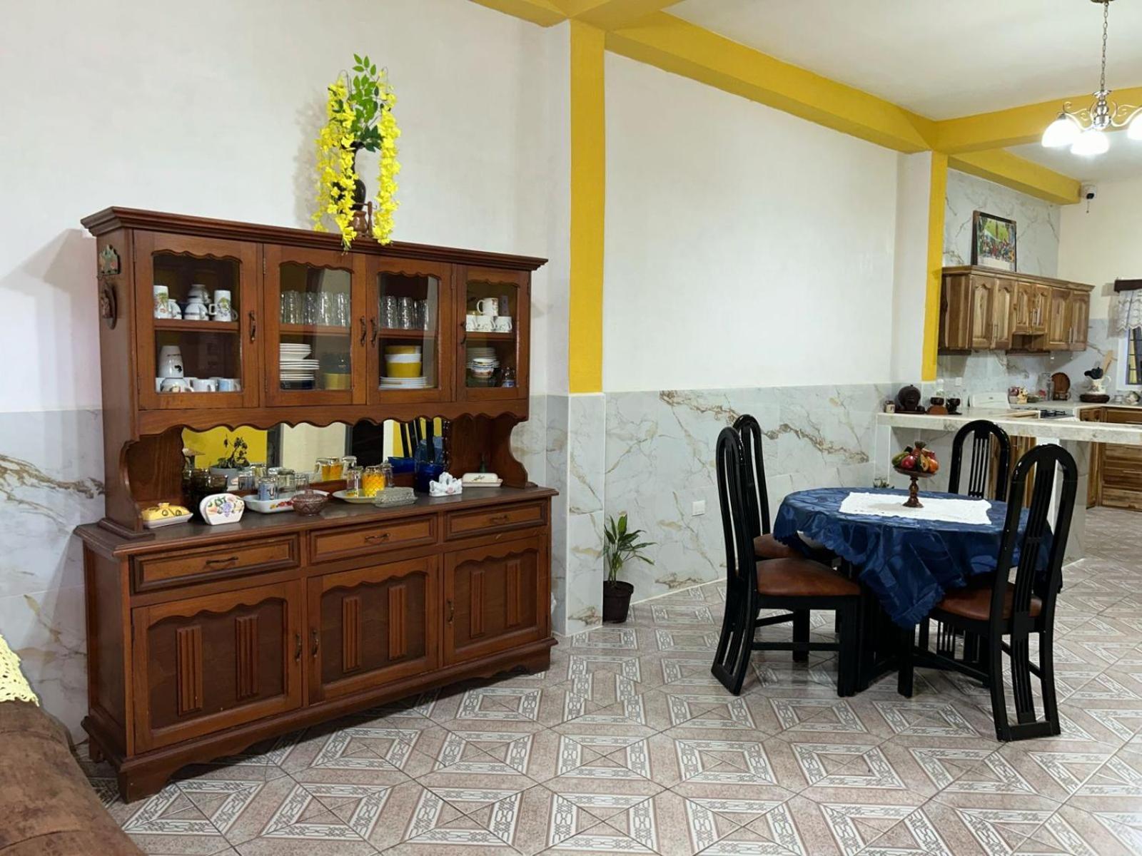 Casa Maya Itza Flores Exterior foto