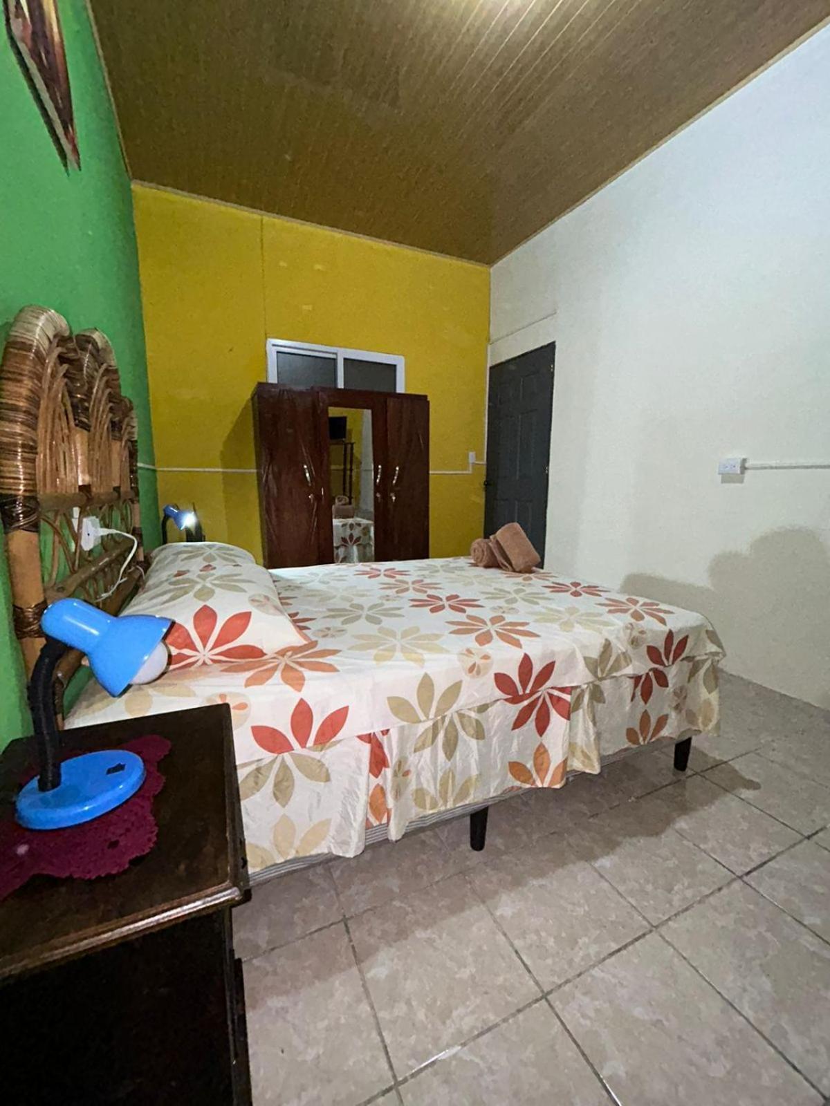 Casa Maya Itza Flores Exterior foto
